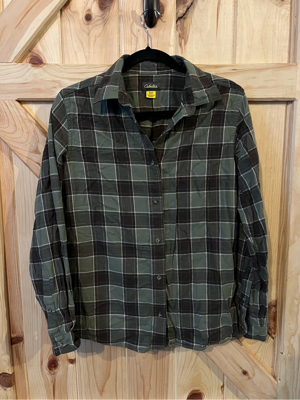 Cabela’s Green Grey Plaid Button Down Shirt 100% Cotton